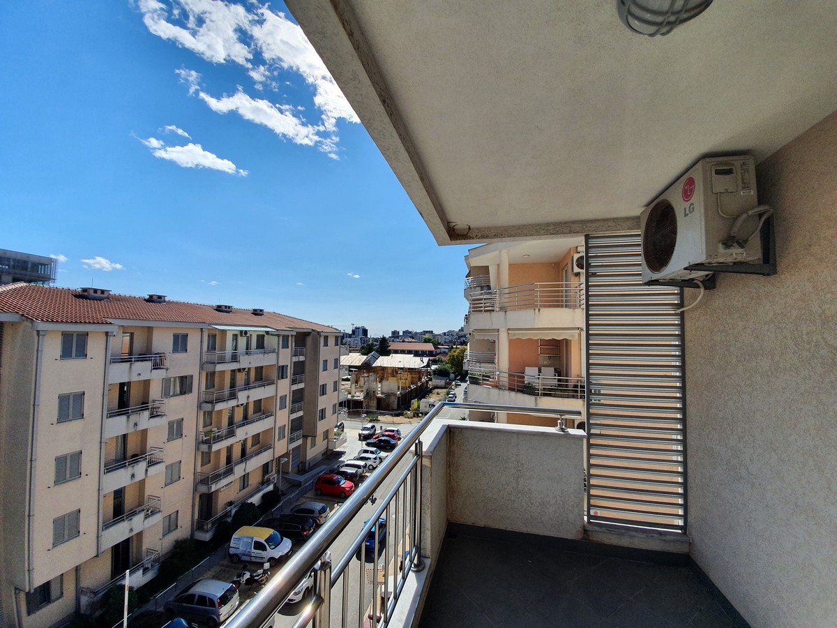 89 m² Three-Bedroom Apartment with Parking Space, Rozino, Budva